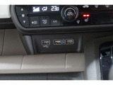 スマートフォンなどの音楽再生が可能なUSB接続ジャック装備車両です♪♪♪