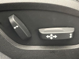 【パワーシート】スイッチ一つで簡単にシート位置の微調整が可能!電動だから力もいりません!自分に最適なシートポジションにセットして、快適なドライブをお楽しみください。