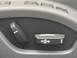 【パワーシート】スイッチ一つで簡単にシート位置の微調整が可能!電動だから力もいりません!自分に最適なシートポジションにセットして、快適なドライブをお楽しみください。