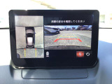 360&deg;ビューモニターでは前後左右4つのカメラ映像をさまざまな走行状況に応じて切り替えてセンターディスプレイに表示することで、駐車時や狭い道でのすれ違い時、見通しの悪い交差点進入時でも安心感を高めます