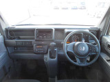 フロントガラスも広く視界が良くて運転しやすいです!!