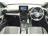 高いホールド性で運転姿勢が安定します。長距離ドライブでも疲れにくいのが魅力です。快適なドライビングライフをお送りください♪