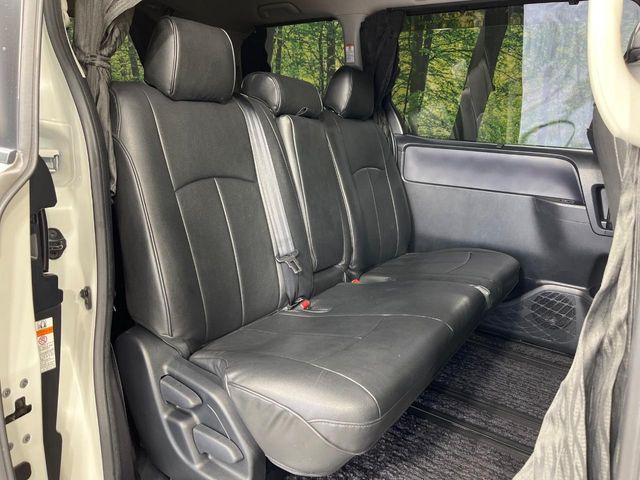 【中古】幅100x160cm 銀色 2番➕木色24番 トヨタ ヴォクシー 2.0 ZS 煌II の中古車詳細 (100,590km, ホワイト