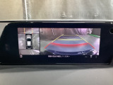 狭い場所での駐車やすれ違いなどでより的確な運転操作に役立つ360&deg;ビューモニターが装備されています。