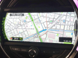 ●純正ナビ:一体感のあるナビは、高級感ある車内を演出してくれます。オーディオ機能も充実しておりますので、運転もより楽しめます♪