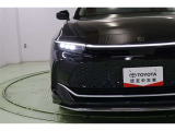 4つのランプに宿る力強い眼差し。4眼LEDヘッドランプです。汚れや積雪を取り除いてくれるヘッドライトウォッシャー付。オートライト、オートハイビームも搭載しているので面倒なヘッドライトの切替えは不要です
