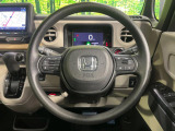 インテリアに合わせたデザインのステアリングは、運転される方のことも考え、運転しやすい形状、大きさです。是非一度、実際に触ってお確かめください。