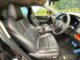 運転席シート廻りは使用感も少なく、良好な状態となっています。丁寧に使われていたことがよくわかりますね。