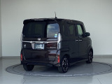 バックカメラが付いているのでバックでの車庫入れも安心です。