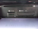 ナビのモニターパネルをオープンするとご覧のようになります。