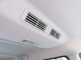 前席の空気を後席にも循環させれますよ^^これで車内は快適ですよね^^
