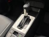 運転のしやすいシフトレバー。