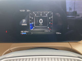 メーター内のディスプレイには運転をサポートするさまざまな情報を表示。