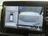 周囲の状況が分かるアラウンドビューモニター搭載。苦手な縦列駐車もこれがあれば安心ですね。