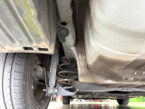 お車を安心してお乗りいただく為には、足回りの定期点検が欠かせません。サービスサポート(有償保証)では無料点検もご提供しており、安心のカーライフをお過ごしいただけるサポート体制が整っています。