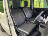 運転席シート廻りは使用感も少なく、良好な状態となっています。丁寧に使われていたことがよくわかりますね。