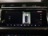 3Dカメラ『車載のカメラを駆使し、車を真上から見下ろしている映像に変換、センターディスプレイに表示させ、安全な駐車をサポート。縦列駐車や狭い場所への駐車に大きく役立ちます。』