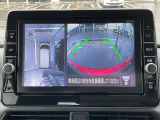 車両を上から見ているようなアラウンドビューモニターの映像をナビゲーション画面に映し出してくれるので、小さなお子様や障害物を確認できます。運転のしやすさはもちろん、事故防止にも役立ちます!