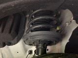 お車を安心してお乗りいただく為には、足回りの定期点検が欠かせません。サービスサポート(有償保証)では無料点検もご提供しており、安心のカーライフをお過ごしいただけるサポート体制が整っています。