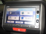ナビゲーションは純正メモリーナビ(VXM-164CSi)を装着しております。AM、FM、CD、Bluetooth、ワンセグTVがご使用いただけます。初めて訪れた場所でも安心ですね!