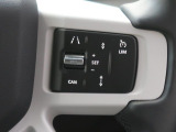 アダプティブクルーズコントロールは、前方の車両の速度に合わせて安全な車間を保ち、先進のクルージングをサポート。安心ができ、より快適なドライブをサポートいたします。