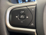 【アダプティブ・クルーズ・コントロール】衝突被害軽減システムと連携し走行速度を保つクルーズコントロールシステム。前方車両を感知して一定の車間距離を保つよう速度を調節します。高速運転も楽々!