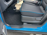 入庫した車両は美装斑がクリーニング☆専用洗剤や機械を使います。 安い!!でも綺麗をモットーに内外装ともに魂を込めて仕上げています