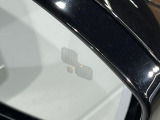 ◆ブラインドスポットモニター『車線変更時に斜め左右の視覚となる車両を感知します』・リバーストラフィック『駐車ペースから後退で移動時に車両を感知します。』