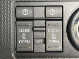 【両側パワースライドドア】スマートキーや運転席のスイッチで後席両側スライドドアの開閉が可能♪電動だから力を入れてドアを開ける必要が無く、小さなお子様でも簡単に開け閉めでき快適です♪