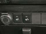 当店ではトヨタauショップ併設しております。お車と一緒にau携帯の機種変更も可能です♪また、自動車保険も取り扱っております。車の支払いと自動車保険の支払いをまとめてお支払い可能なプランもあります♪