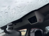 【アイサイトVer2】前方の車両等を検知し、衝突しそうな時は警報で注意を促し、ブレーキを踏む力をサポート。ブレーキを踏めなかった場合は衝突被害軽減ブレーキが作動、衝突回避をサポートします。