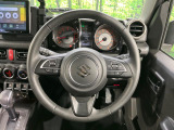 【純正革巻きステアリング】上質な革を使用することで、手にしっかり馴染みとても運転しやすいハンドルです♪