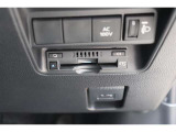 高速道路の利用時に便利なETC。料金所での停車や小銭を探す手間がなくなり快適です♪見た目もすっきりとしたビルトインタイプを装備しています。