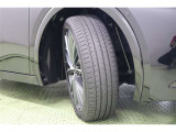 タイヤサイズ 195/50R19。