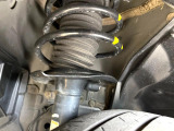 お車を安心してお乗りいただく為には、足回りの定期点検が欠かせません。サービスサポート(有償保証)では無料点検もご提供しており、安心のカーライフをお過ごしいただけるサポート体制が整っています。