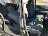 入庫した車両は美装斑がクリーニング☆専用洗剤や機械を使います。 安い!!でも綺麗をモットーに内外装ともに魂を込めて仕上げています