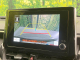 【バックカメラ】駐車時に後方がリアルタイム映像で確認できます。大型商業施設や立体駐車場での駐車時や、夜間のバック時に大活躍!運転スキルに関わらず、今や必須となった装備のひとつです!