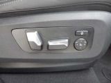 掲載車両以外にも多数の展示車をご用意しております。ご希望車種ございましたらご連絡くださいませ。
