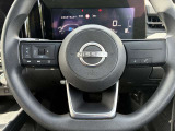 ハンドルには各種スイッチがありますが、運転中でも操作がしやすくなっております。