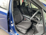 運転席もゆったりとお座り頂けます。