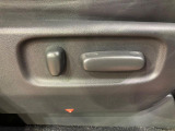 【パワーシート】スイッチ一つで簡単にシートの微調整が可能!電動だから力もいりません!快適なシートポジションにセットして、快適なドライブをお楽しみください。