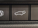 【パワーバックドア】スマートキーや運転席のボタンを押すだけでリアゲートが自動で開閉します!荷物を持っている時や、高い位置にあるバックドアを閉める際に便利な機能です♪
