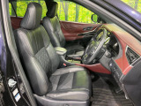 運転席シート廻りは使用感も少なく、良好な状態となっています。丁寧に使われていたことがよくわかりますね。