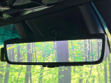 【デジタルインナーミラー】後席の大きな荷物や同乗者で後方が確認しづらい時でも安心!カメラが撮影した車両後方の映像をルームミラー内に表示。クリアな視界で状況の確認が可能です!