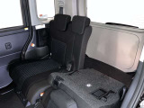 ゆとりある広々とした車内空間は、ドライブを始め買い物やレジャーなど、幅広く活躍します。一人でもみんなとでもお出かけを楽しみましょう!