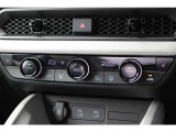 プラズマクラスター技術搭載フルオートエアコンを装備。車内の温度設定だけでなく空気清浄や脱臭などの効果を発揮して車内は快適空間♪