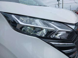 LEDヘッドライト付き!視認性の高い白色光なので路面や側道の障害物を見やすくし、広く明るい視野で夜間運転を安全サポート♪フォグランプ付☆