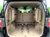 普段のお買い物や通勤、送迎等に十分な荷室スペースを確保しております。セカンドシートを倒すと、大きな荷物の積載も可能です♪