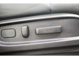 高級装備の代名詞!パワーシート装備!快適装備で運転も楽々です!