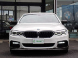BMW在庫保有台数常時100台以上!ご来店の際はBMW本店(厚木市下荻野140-1)にご来店ください!弊社自慢の全天候型ショールーム!BMW在庫保有台数常時100台以上ございます!